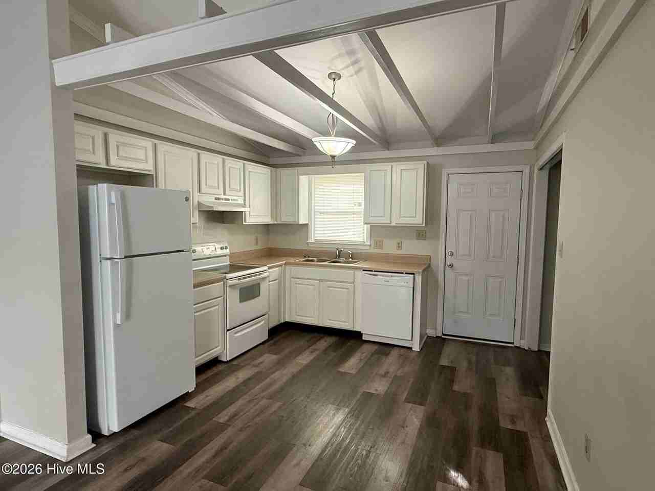 307 Cedar Creek Dr - Photo 2 of 8