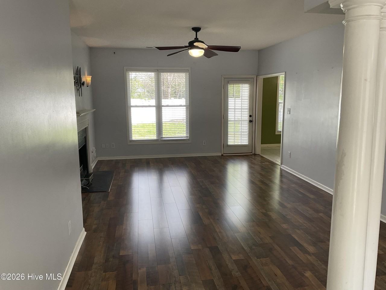 205 Stone Point Ln - Photo 2 of 18