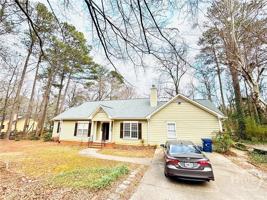 featured image of 114 1/2 Greenbrier Way