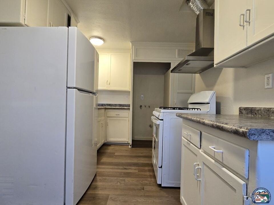 1465 W Hamilton Ave - Photo 5 of 13