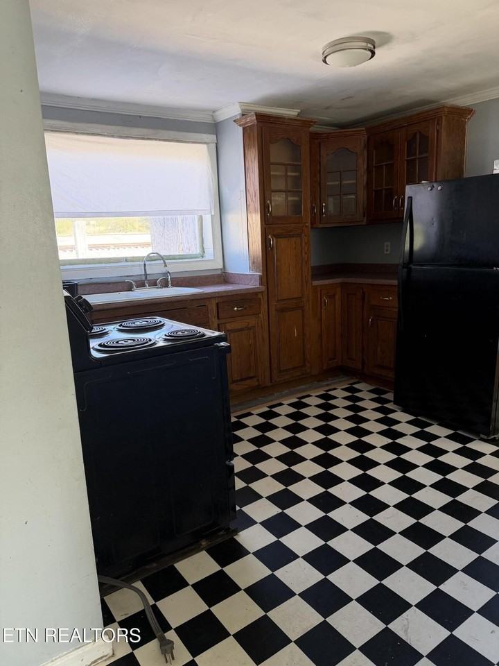 1310 S Roane St - Photo 4 of 14