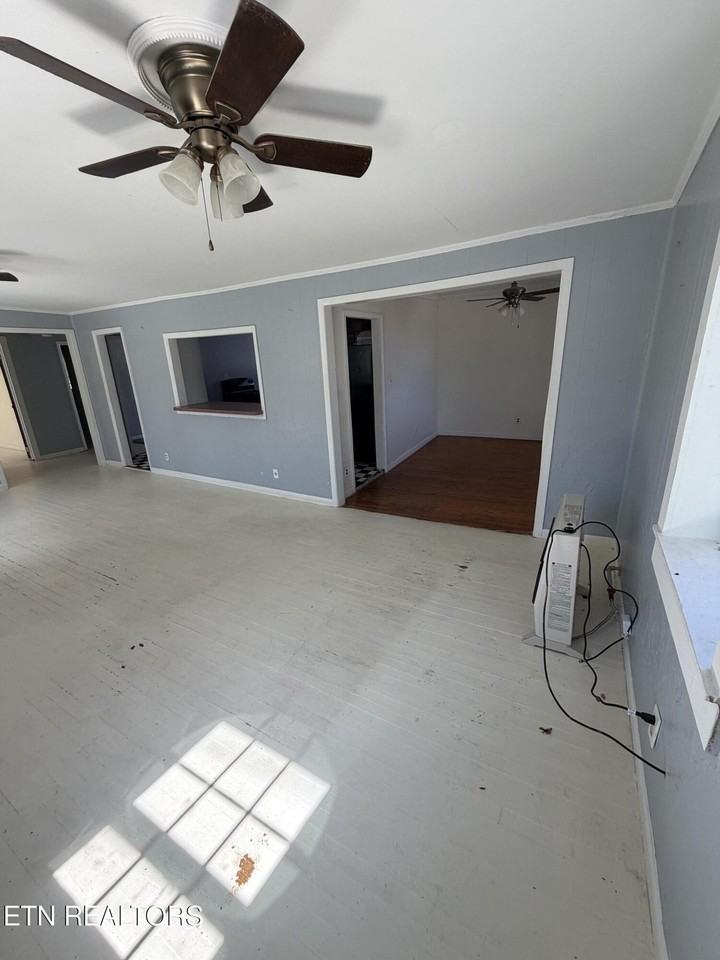 1310 S Roane St - Photo 5 of 14