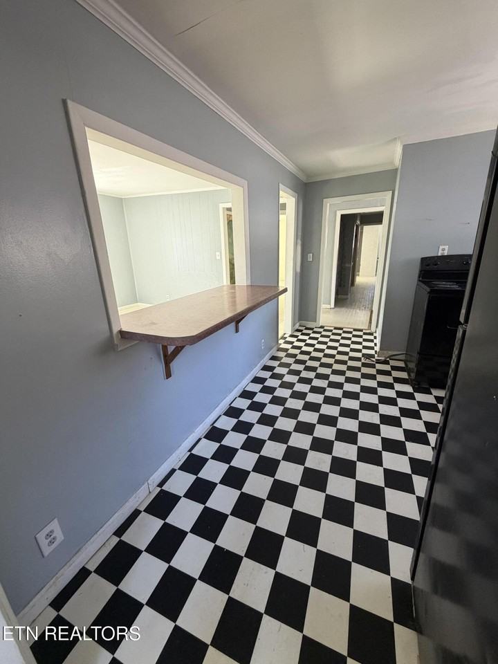 1310 S Roane St - Photo 7 of 14