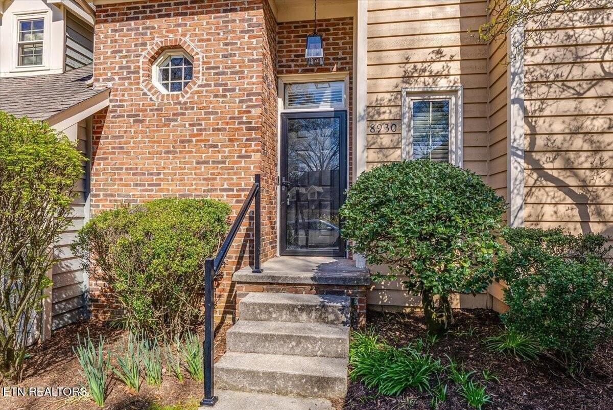 8930 Wesley Pl - Photo 3 of 37