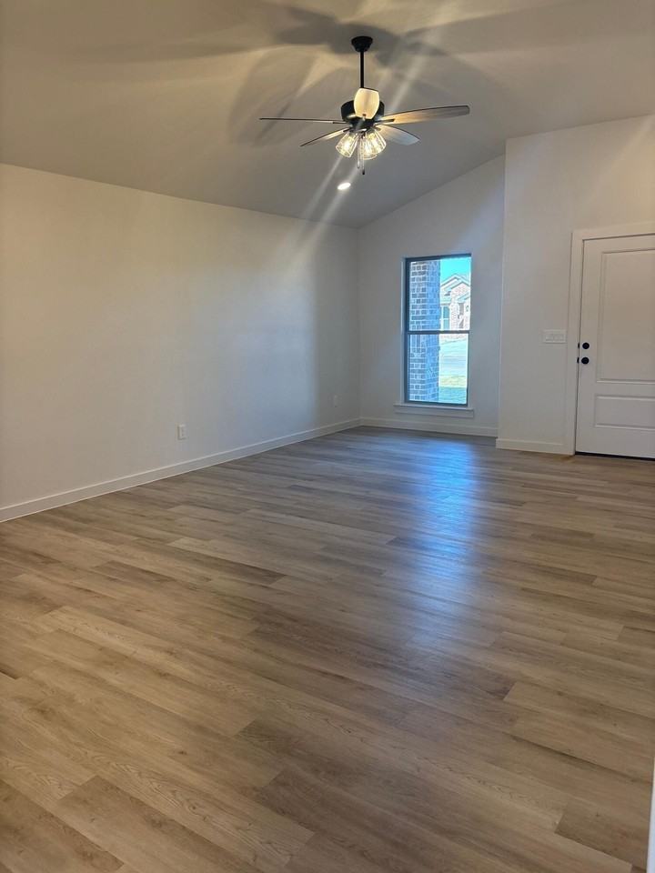 6302 Virginia Ave - Photo 2 of 9