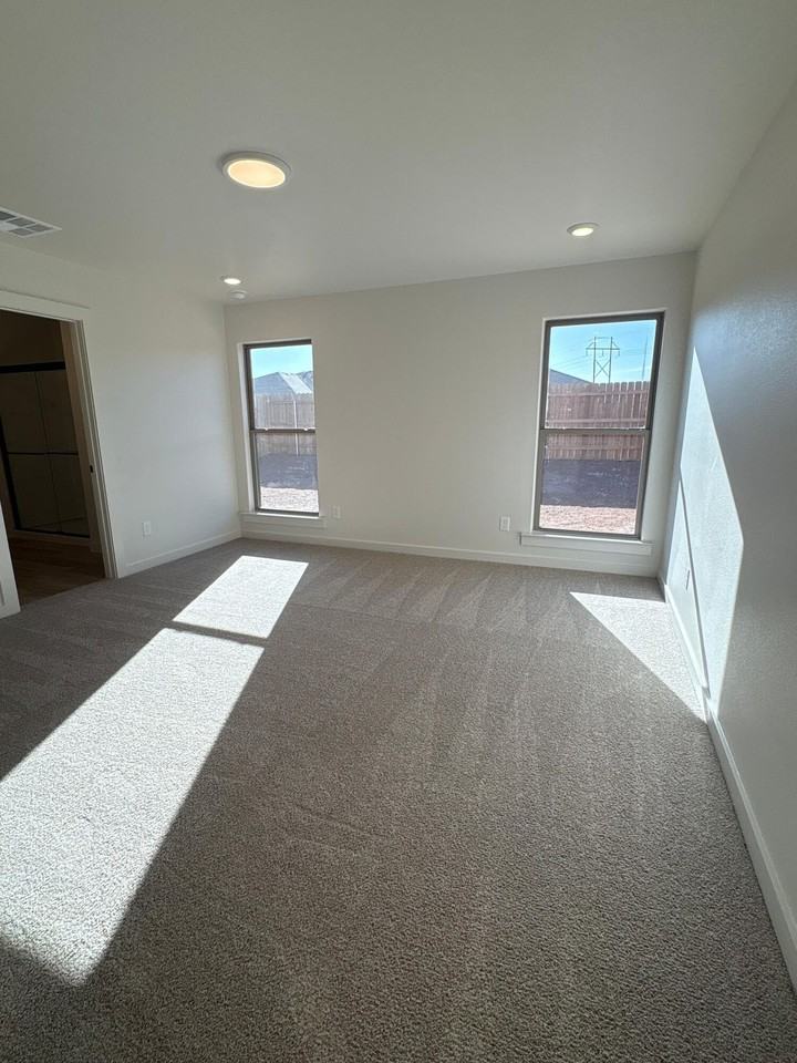6302 Virginia Ave - Photo 5 of 9