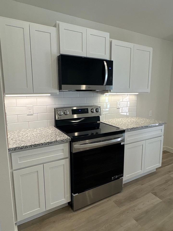 Aberdeen Ave - Photo 2 of 4