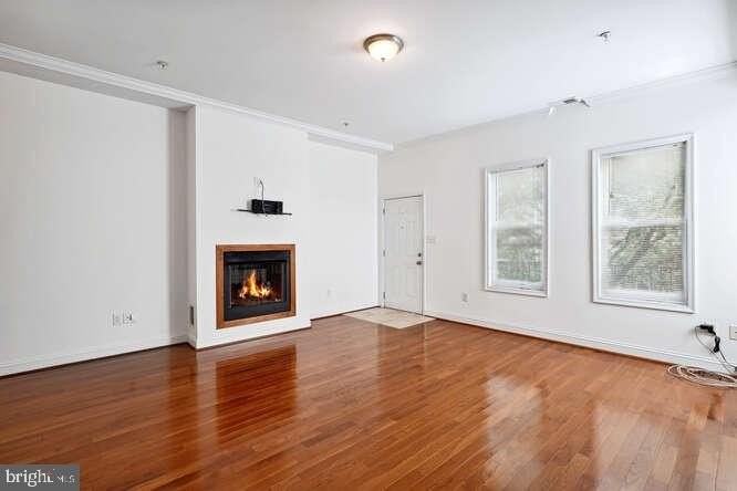 1337 Girard St Nw - Photo 3 of 11