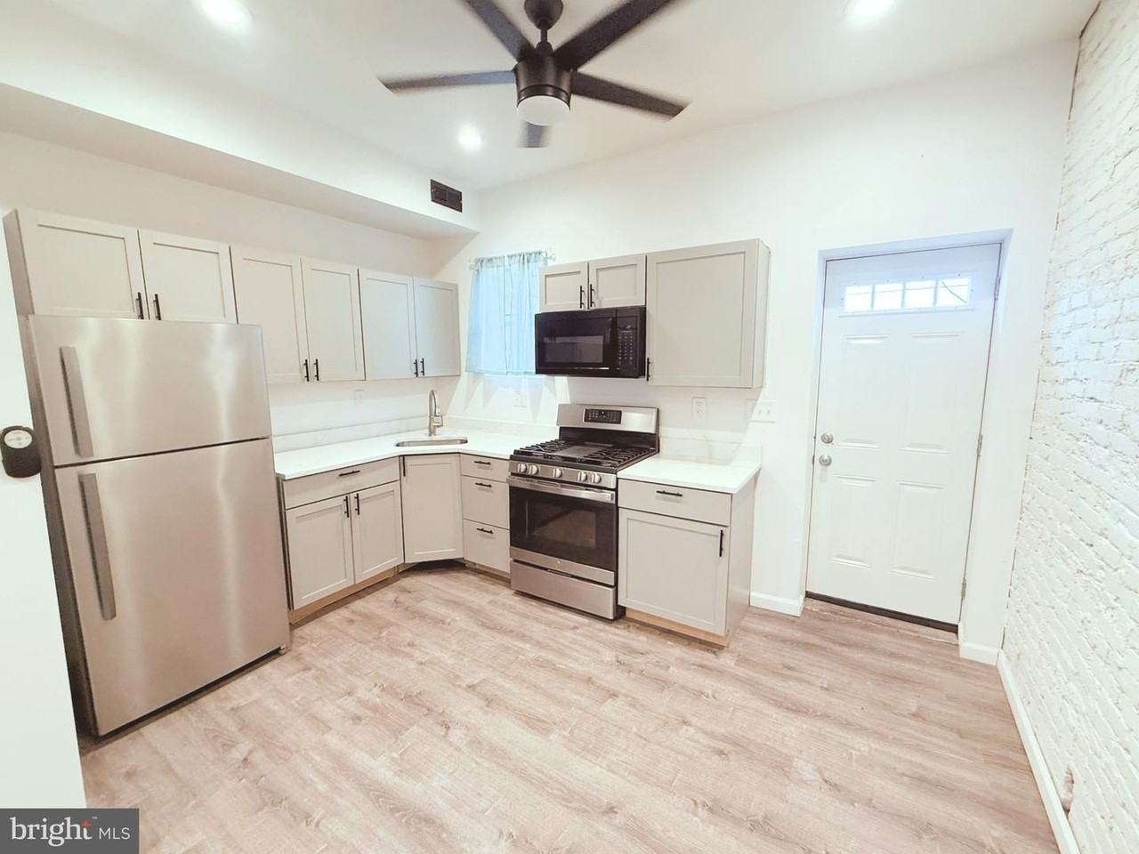 2142 Penrose Ave - Photo 6 of 30