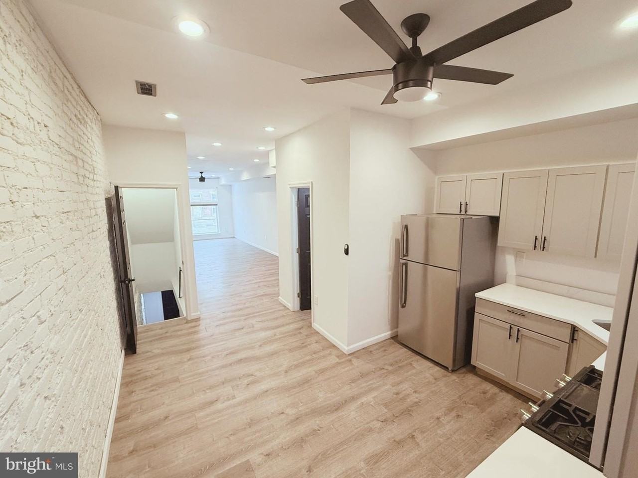 2142 Penrose Ave - Photo 7 of 30