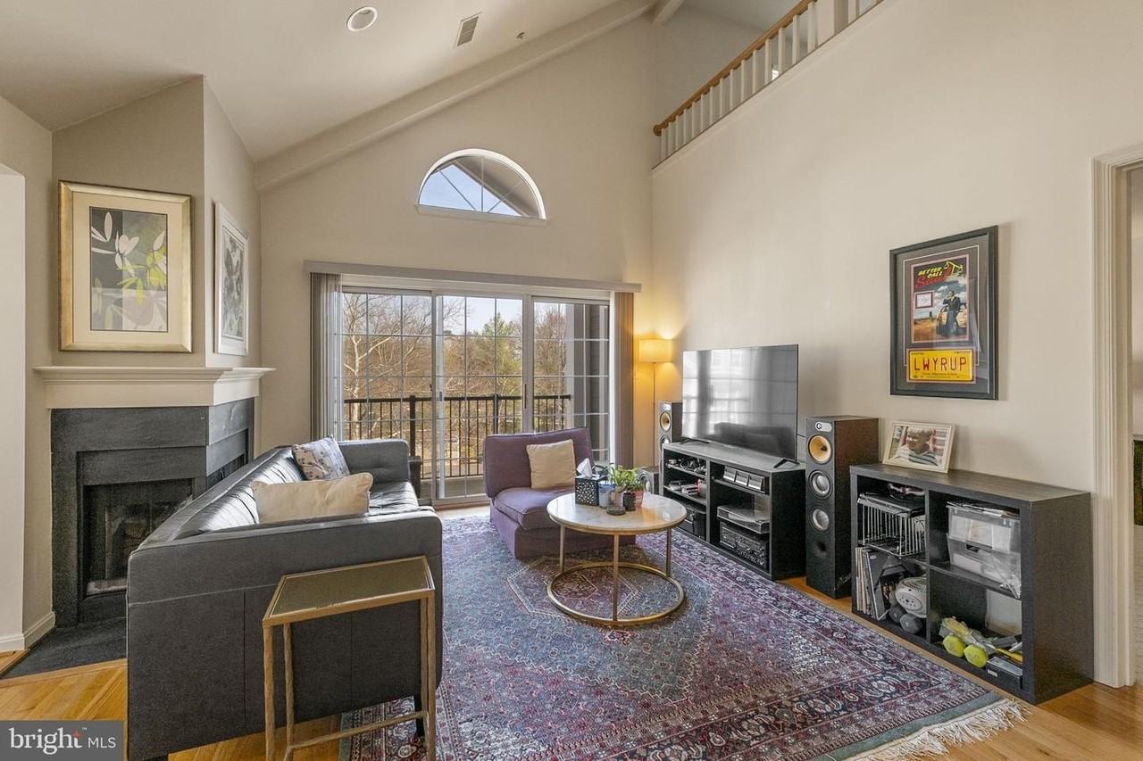 164 Kendrick Pl - Photo 3 of 50