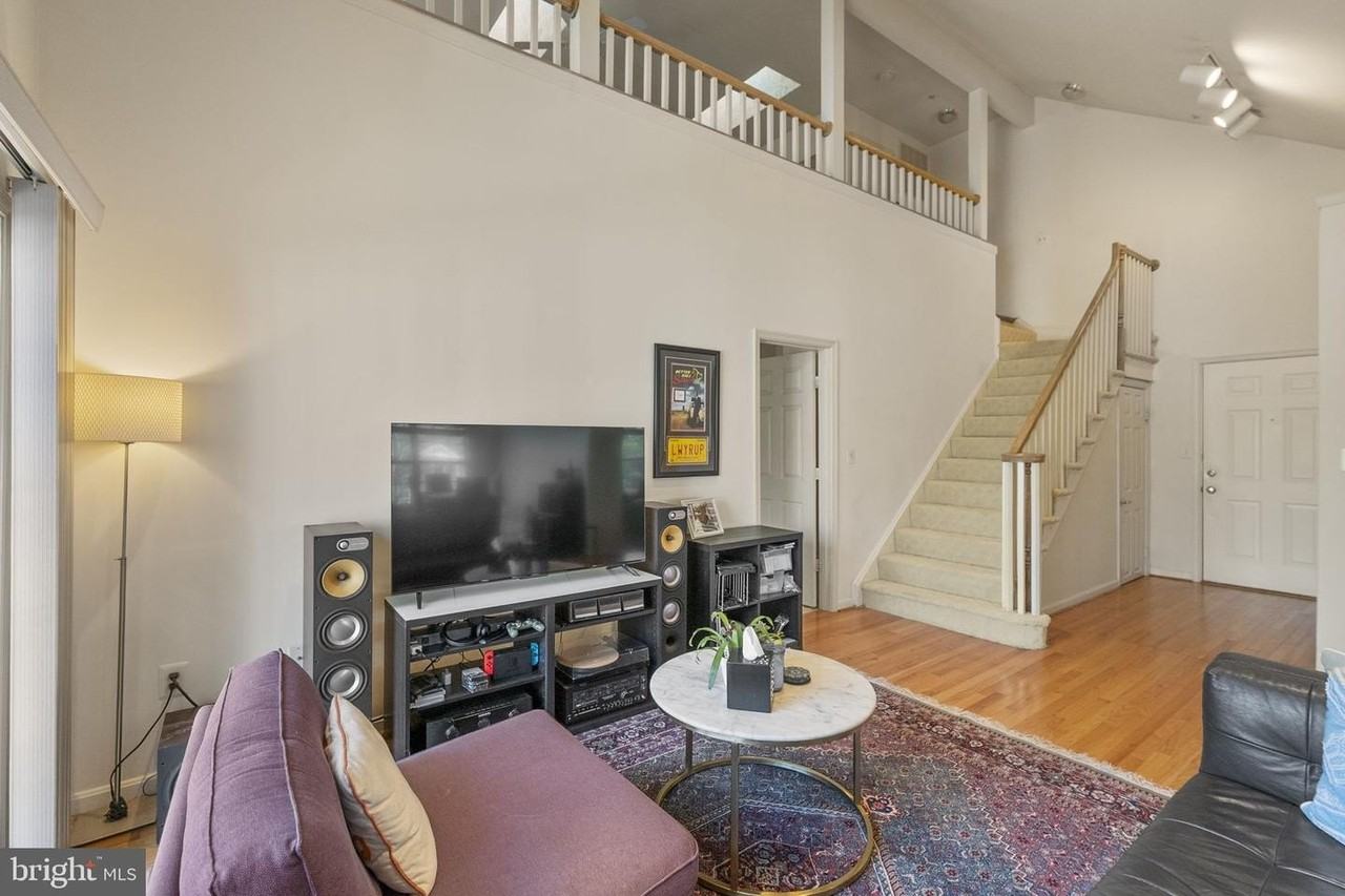 164 Kendrick Pl - Photo 7 of 50