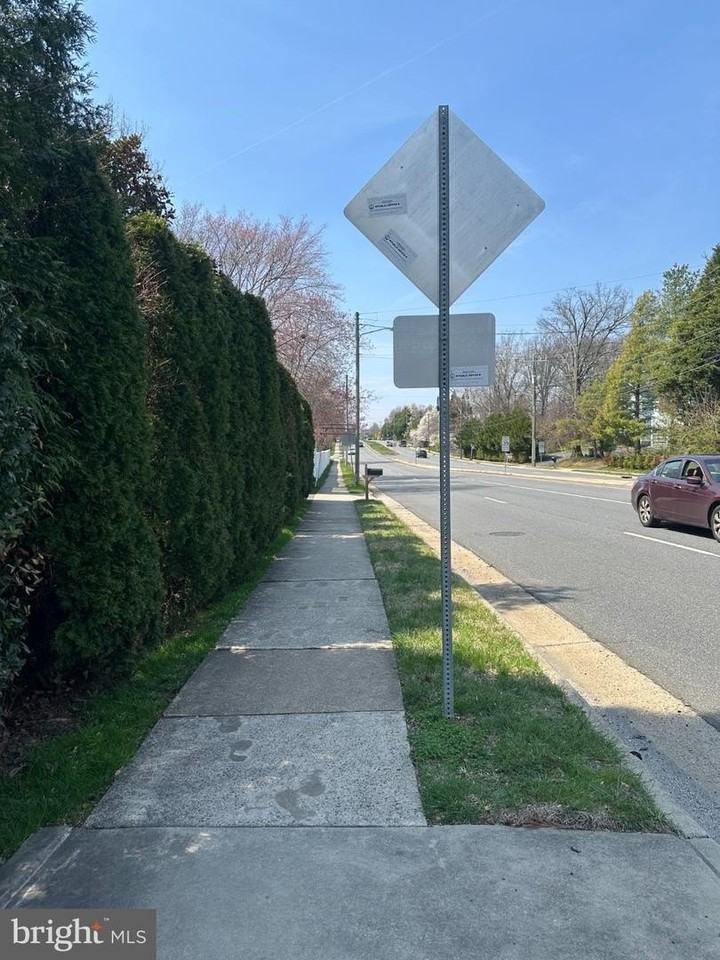 9901 Blake Ln - Photo 3 of 3