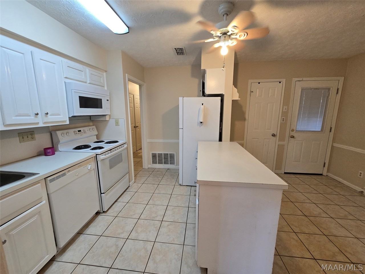 1845 Young Farm Rd - Photo 5 of 23