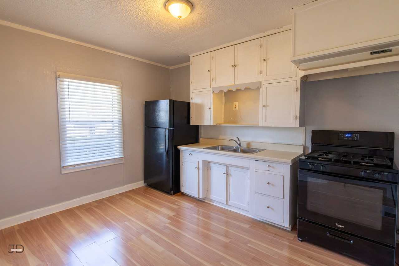 4709 Coronado Avenue - Photo 4 of 14