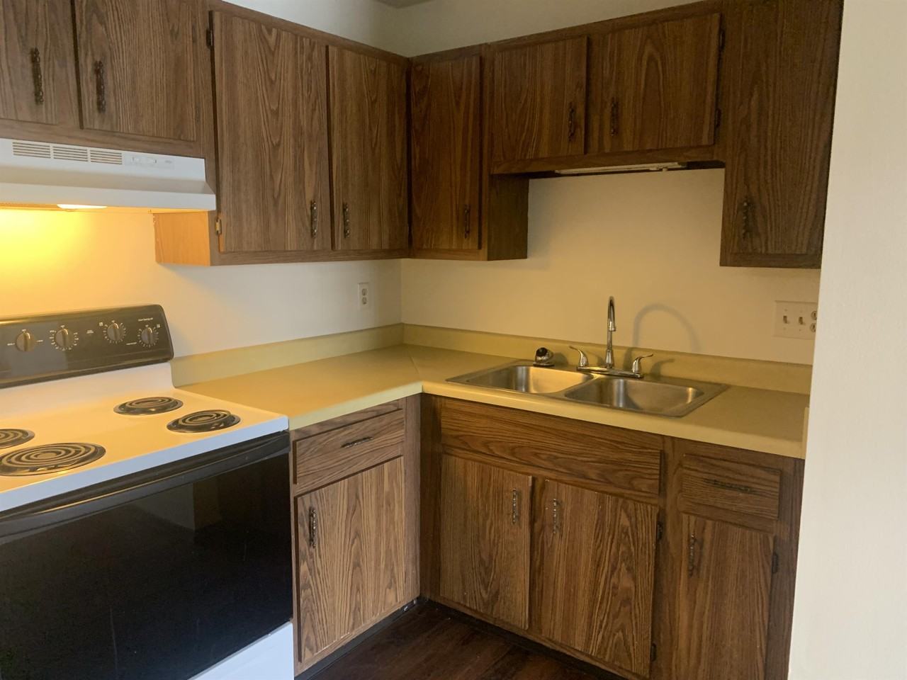 00 Kennedy - Photo 2 of 15