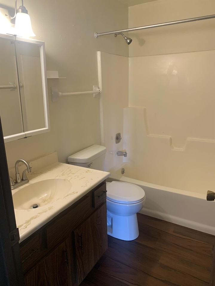 00 Kennedy - Photo 7 of 15