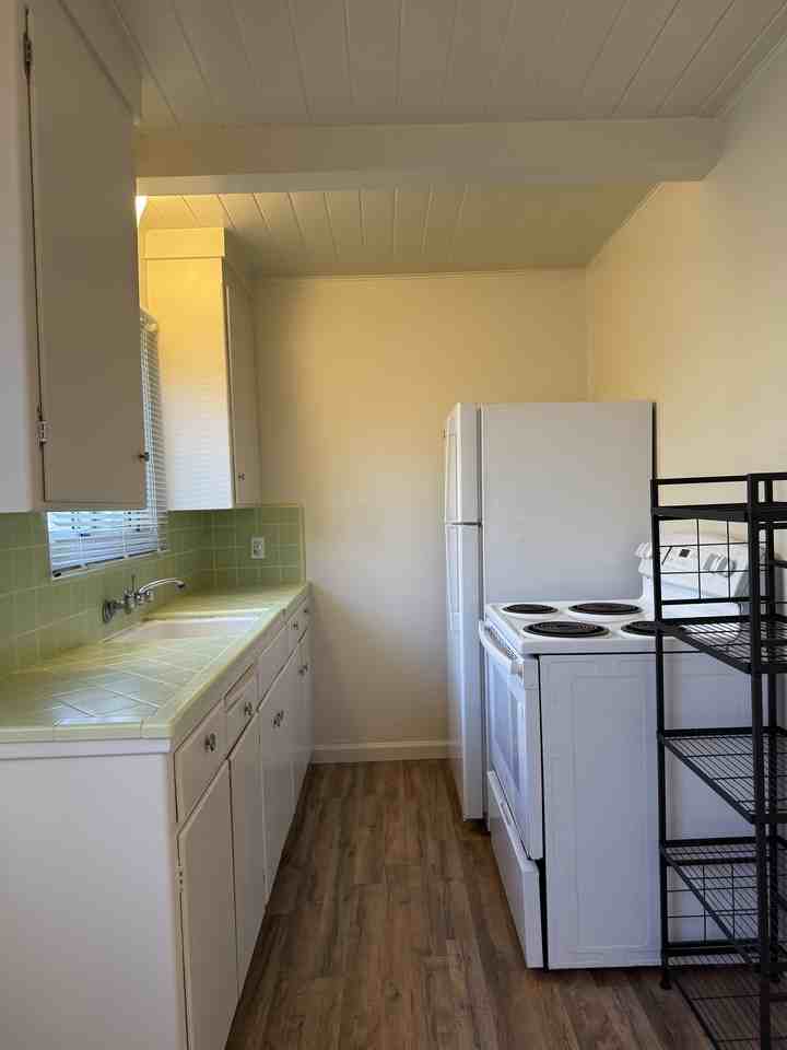 93 W Reed St #7 - Photo 2 of 8