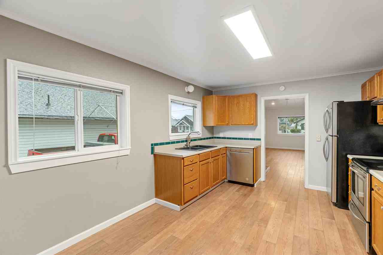 208 S Chehalis St #1 - Photo 6 of 19