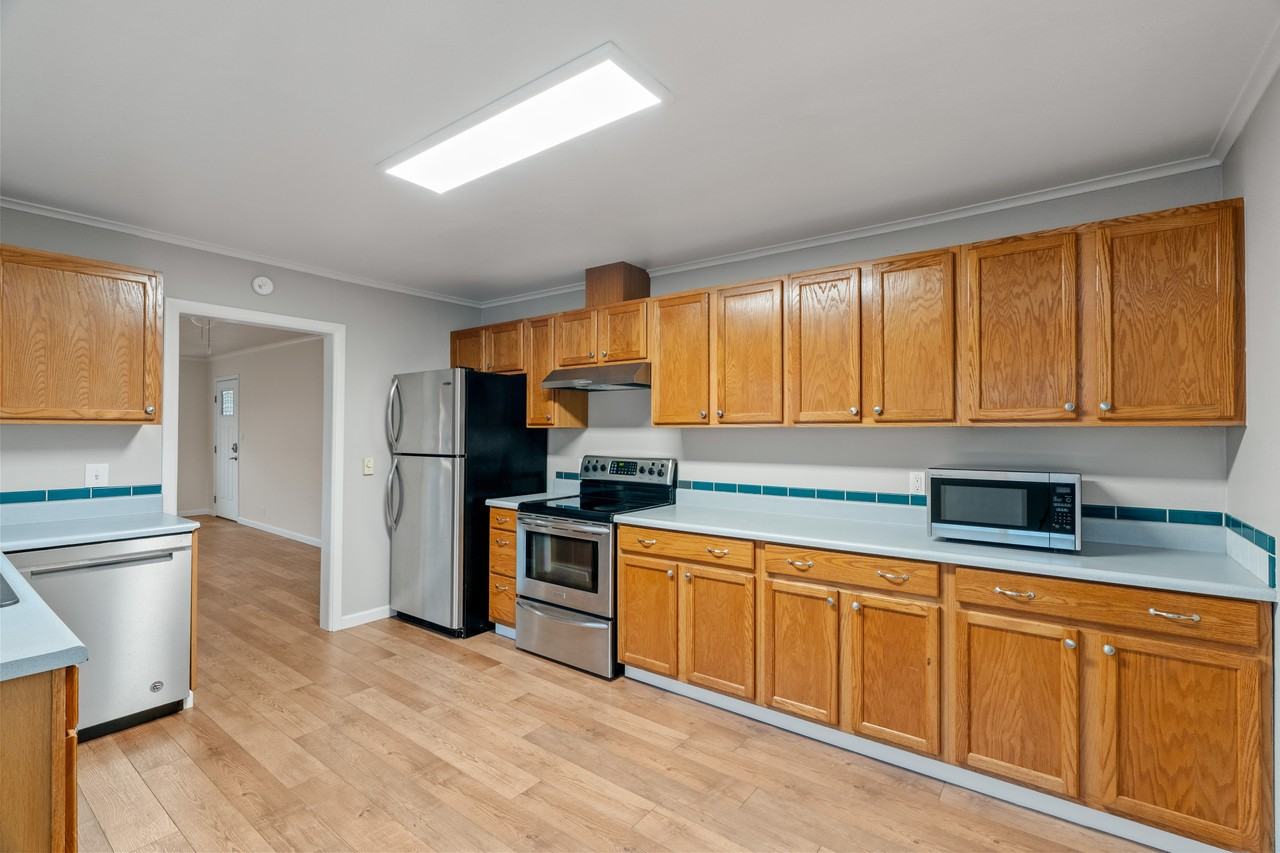 208 S Chehalis St #1 - Photo 7 of 19