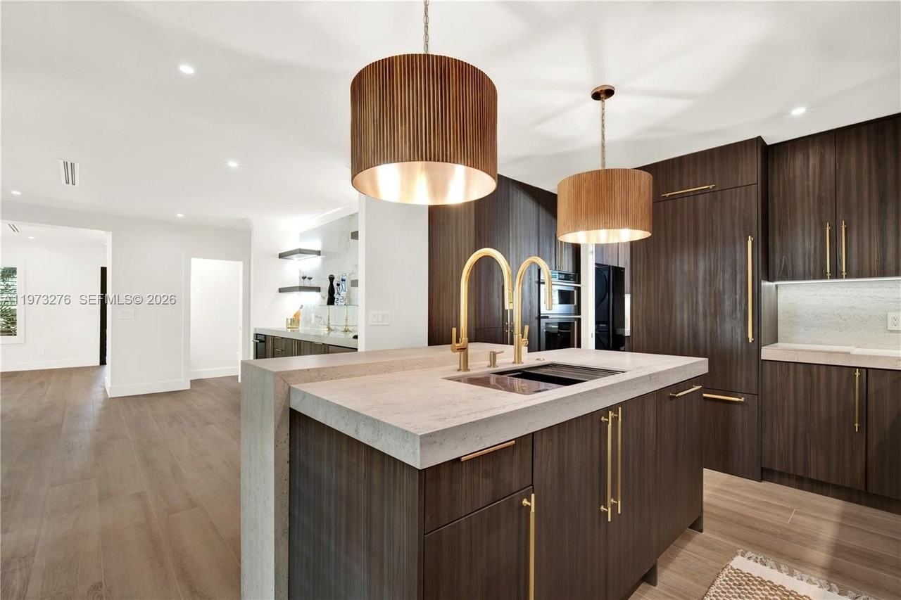 600 San Antonio Ave - Photo 4 of 43