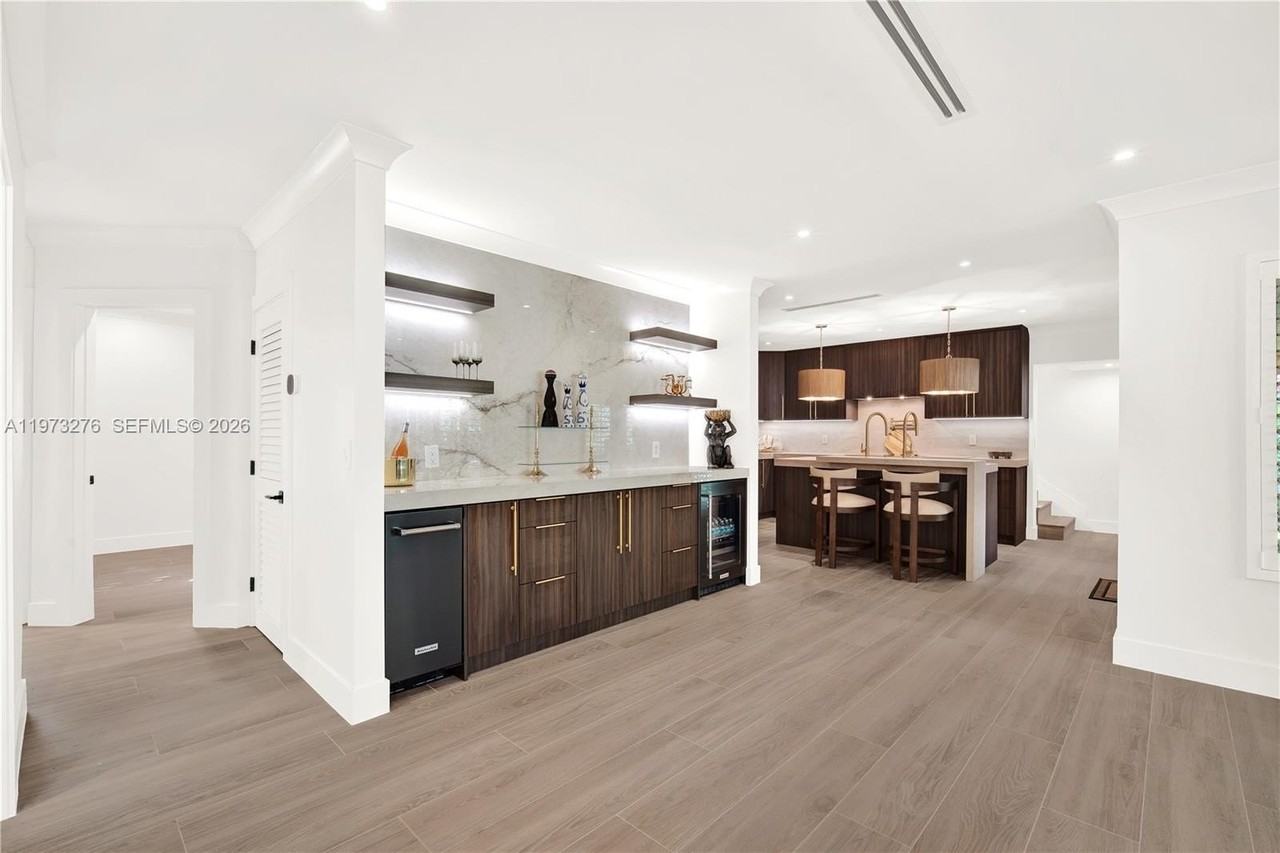 600 San Antonio Ave - Photo 7 of 43