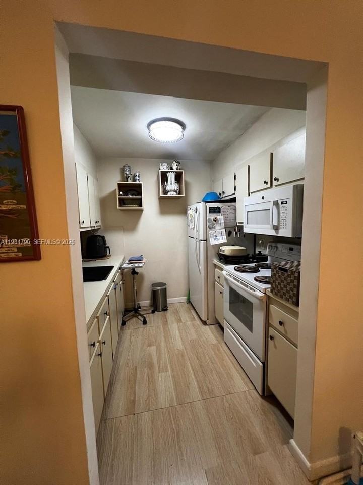 1551 Sw 135th Ter #111G - Photo 7 of 28