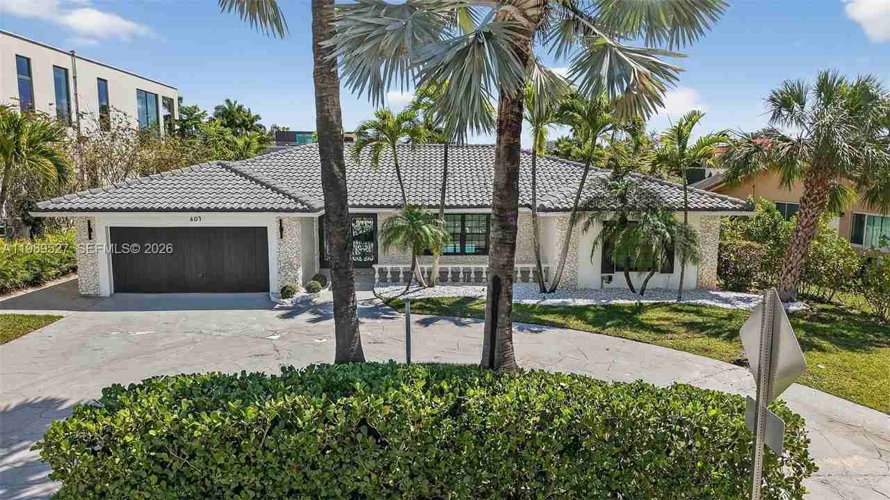 607 Layne Blvd - Photo 2 of 50