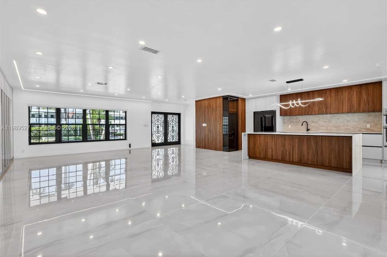 607 Layne Blvd - Photo 6 of 50