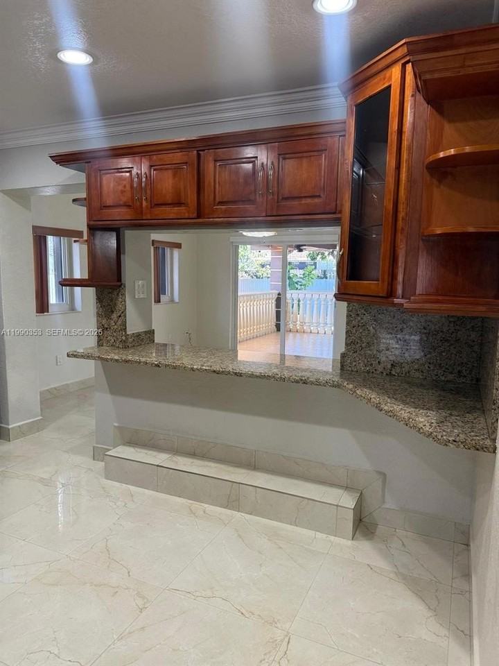 281 W 17th St #281 - Photo 5 of 25