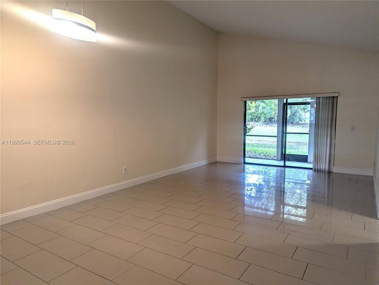 453 Lakeview Dr #4 - Photo 5 of 24