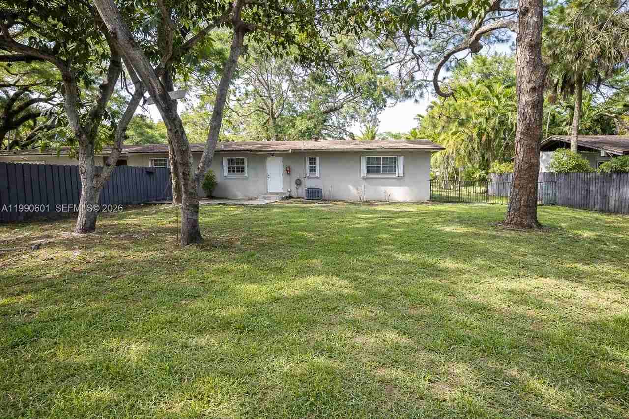 1762 Ne 145th St #1760 - Photo 2 of 10