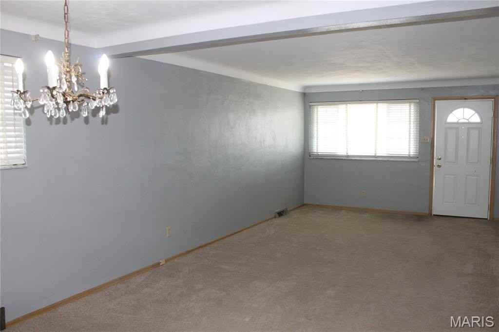 7428 Morganford Rd - Photo 3 of 10