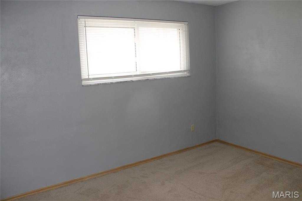 7428 Morganford Rd - Photo 5 of 10