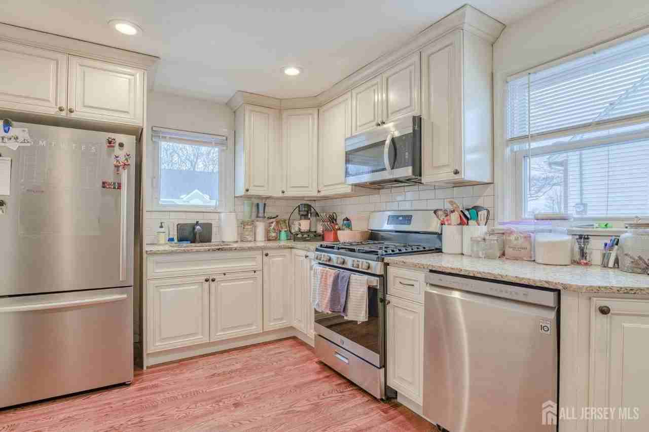 186 Prigmore St - Photo 6 of 24