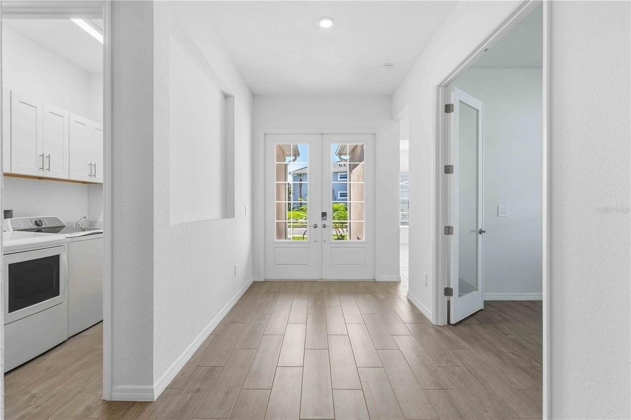 5420 Lightning Whelk Ln - Photo 4 of 30