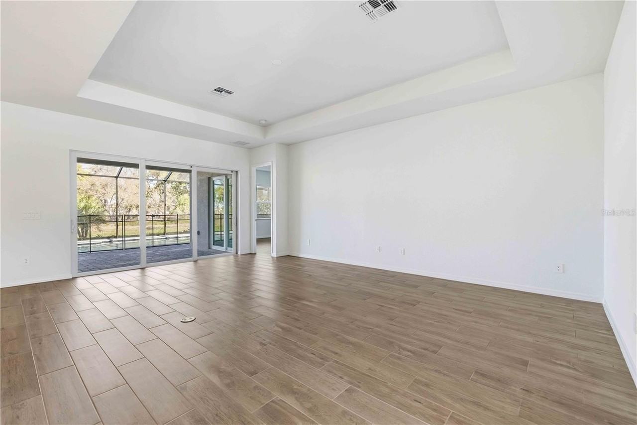 5420 Lightning Whelk Ln - Photo 5 of 30