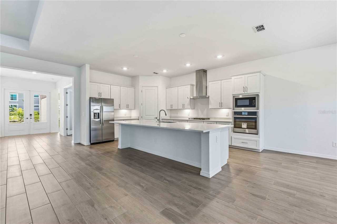 5420 Lightning Whelk Ln - Photo 7 of 30