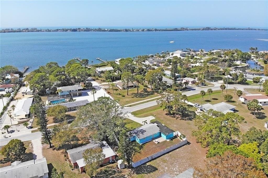 495 S Mccall Rd - Photo 2 of 38