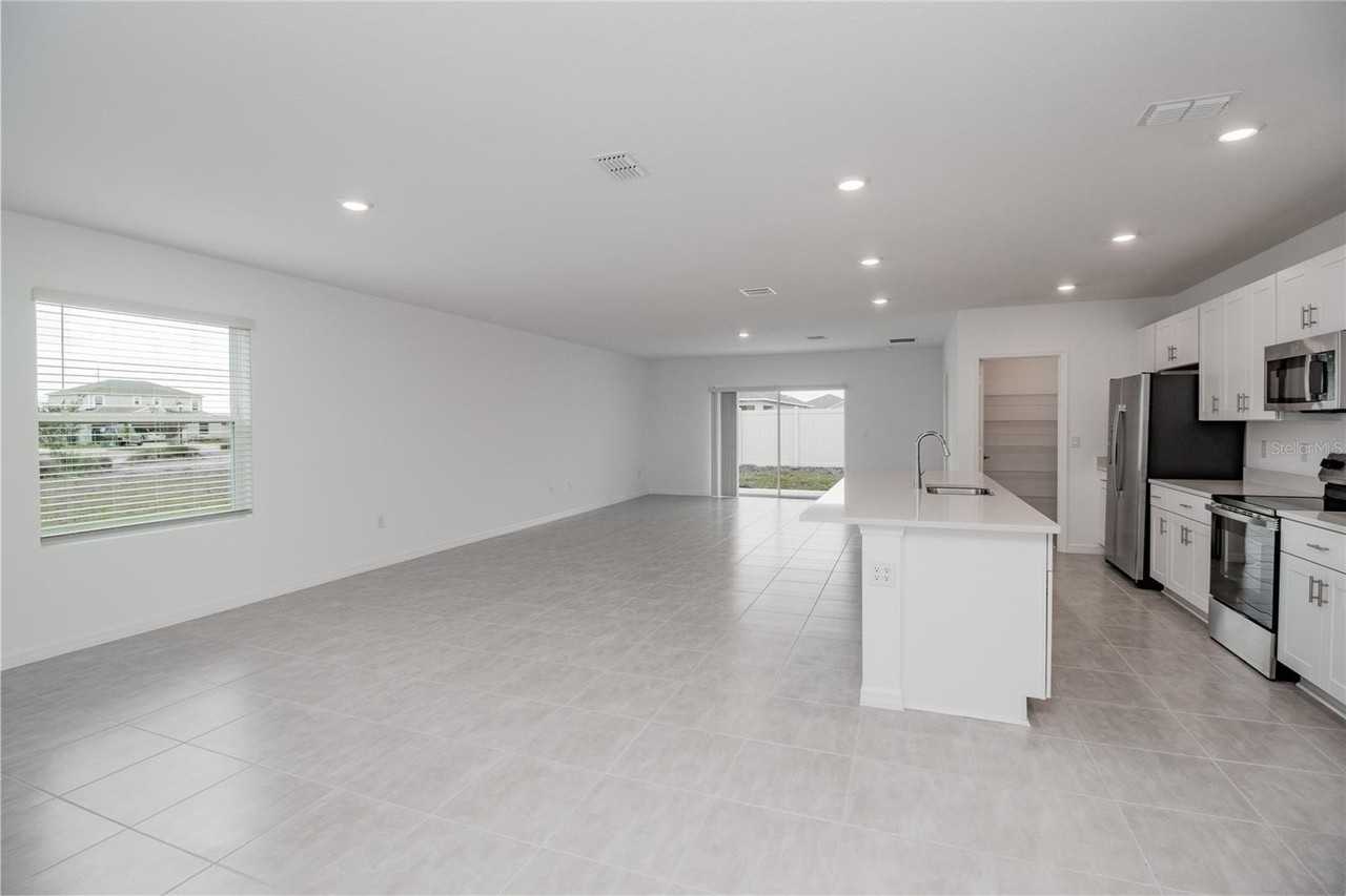 2454 Slippery Rock St - Photo 6 of 37