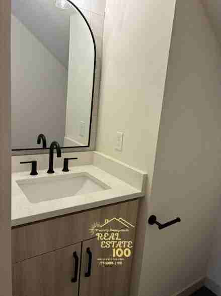 305 Southeast Jetty Avenue - Photo 7 of 45