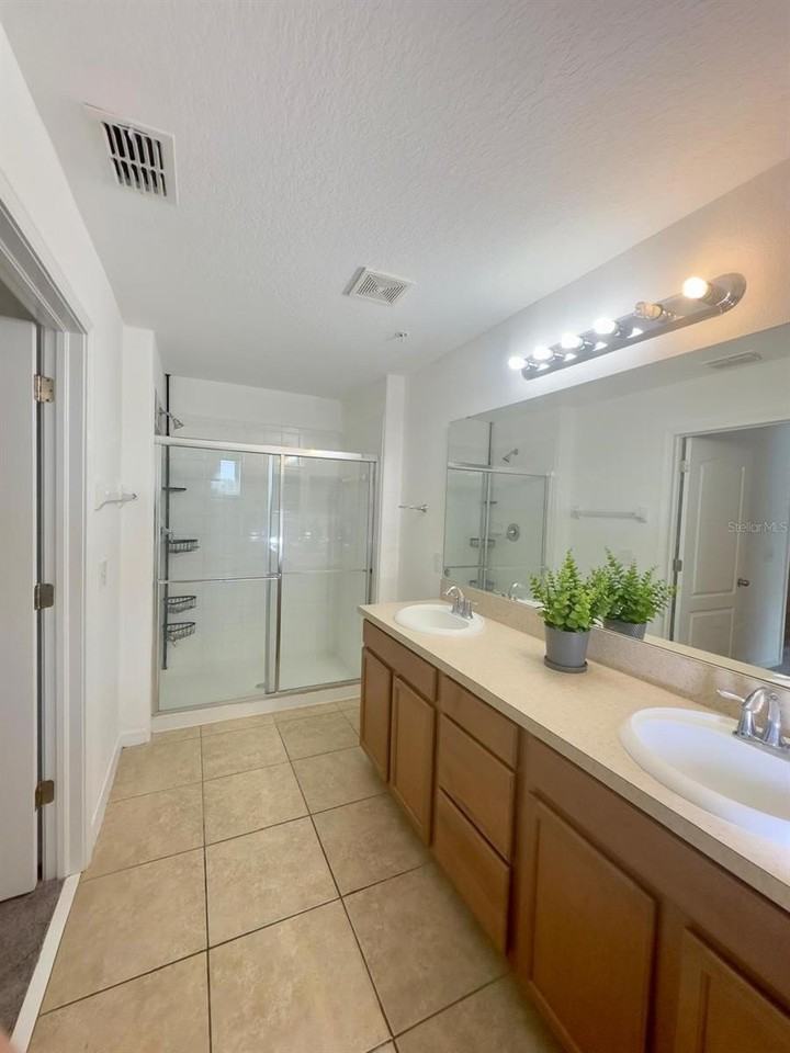 1335 Priory Cir - Photo 7 of 31