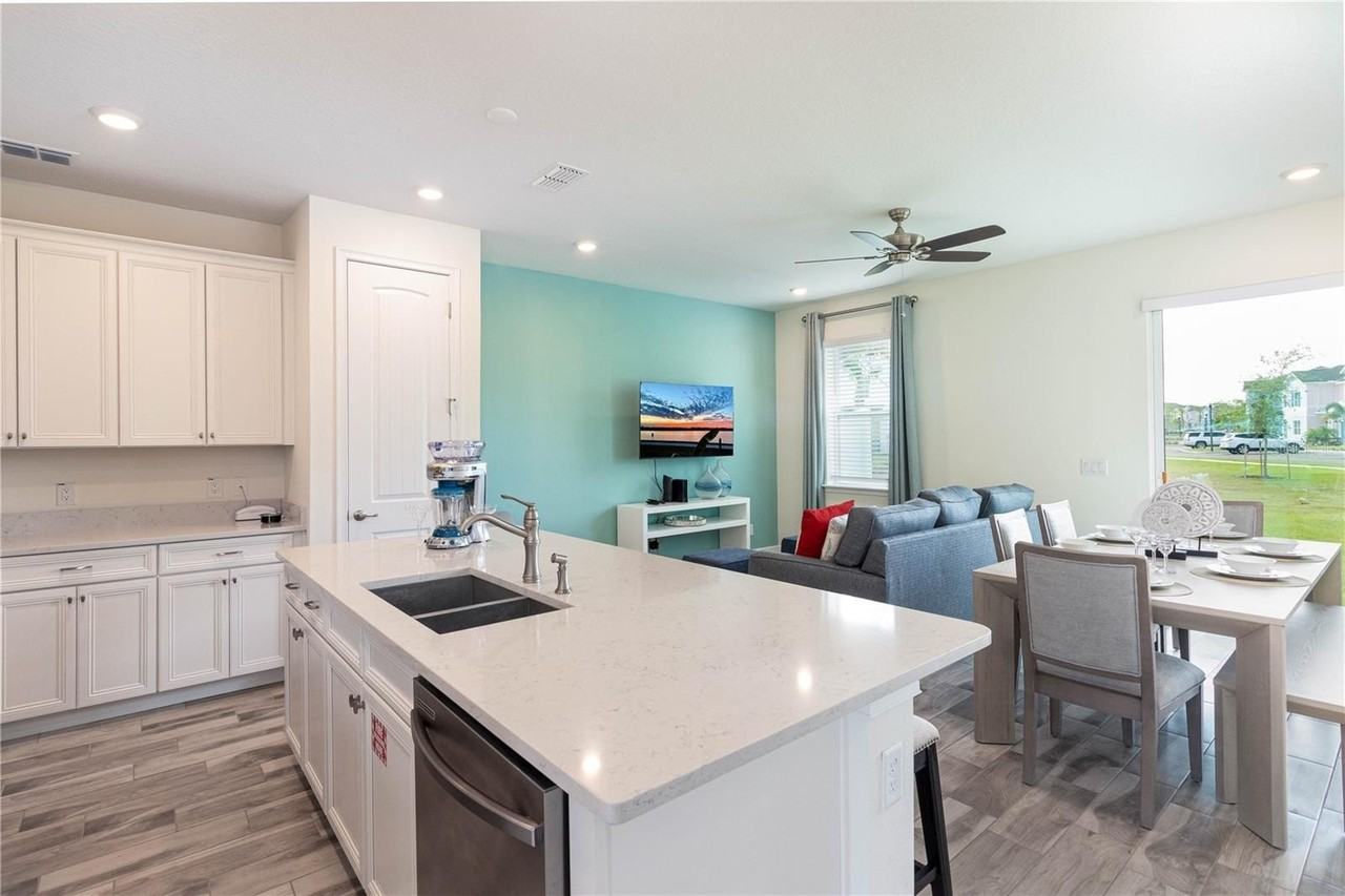 3024 Caribbean Soul Dr - Photo 7 of 50