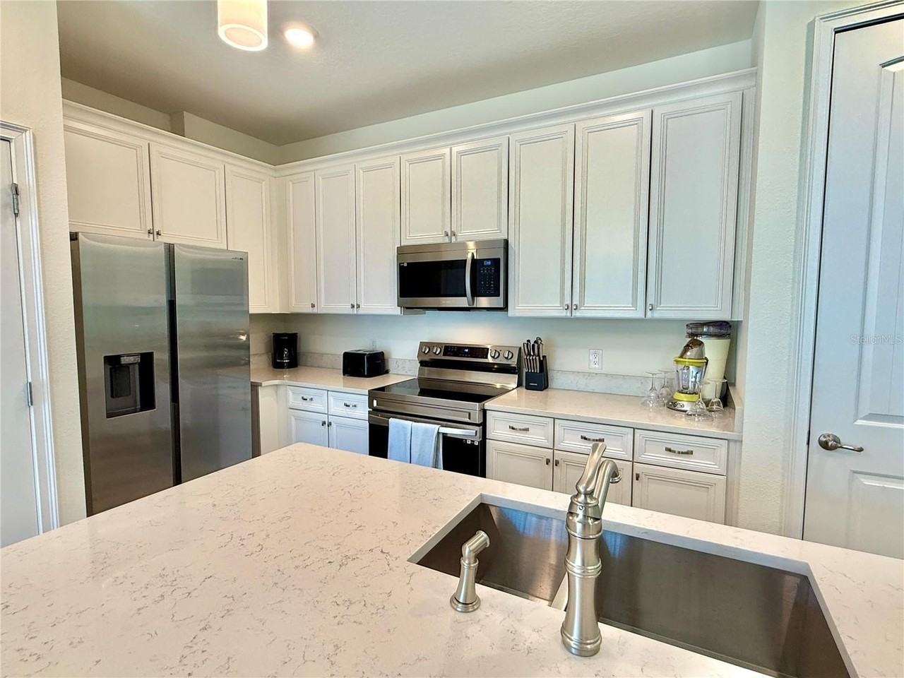 2906 CASTAWAY LANE - Photo 6 of 50