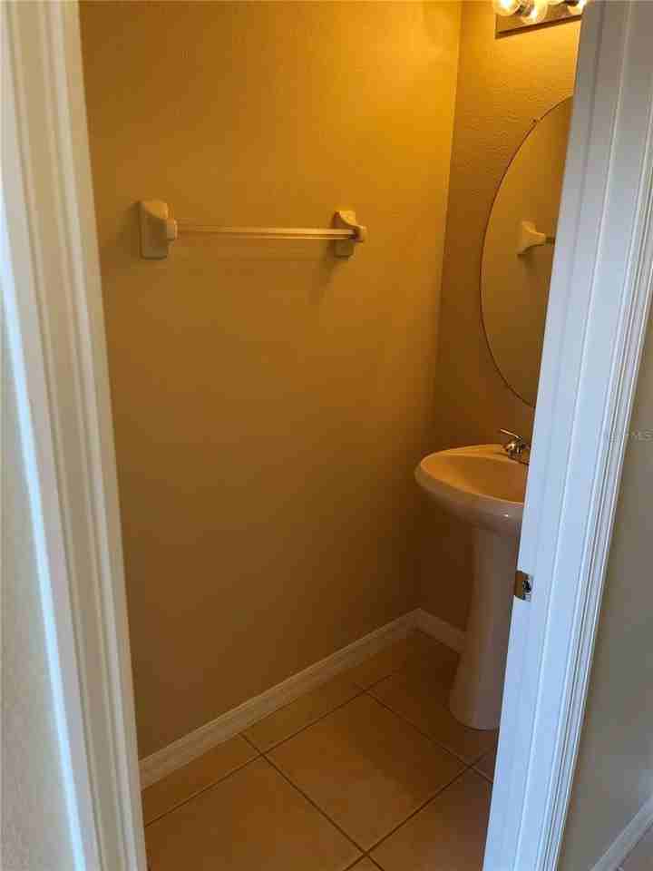 2520 Retreat View Cir - Photo 5 of 13