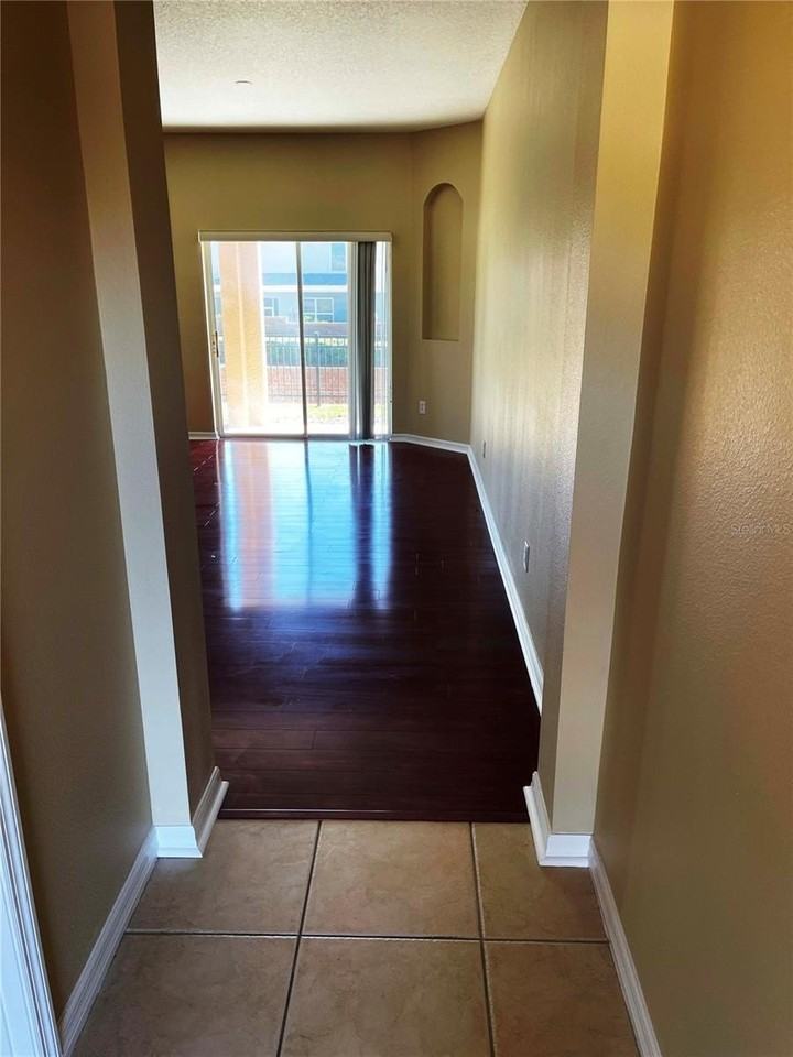 2520 Retreat View Cir - Photo 6 of 13