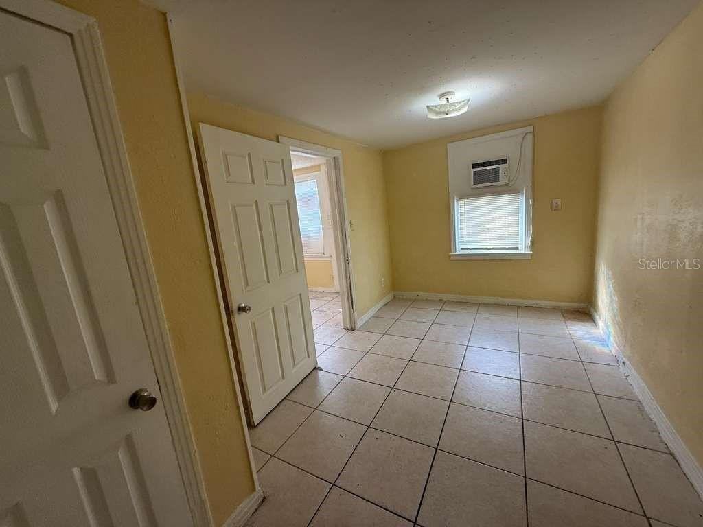 930 18th St #D - Photo 4 of 4