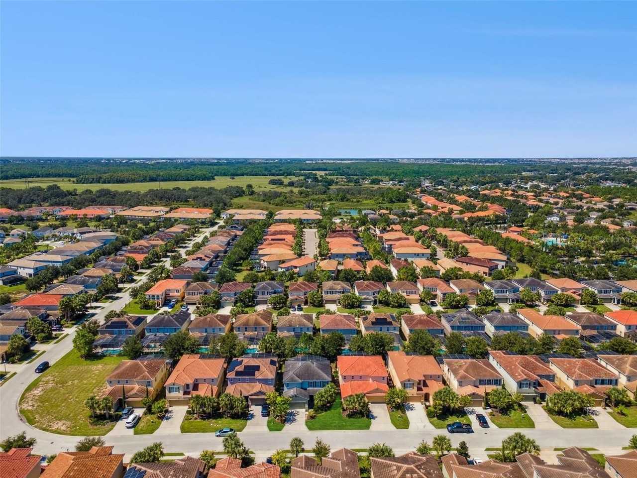 5289 Oakbourne Ave - Photo 4 of 43