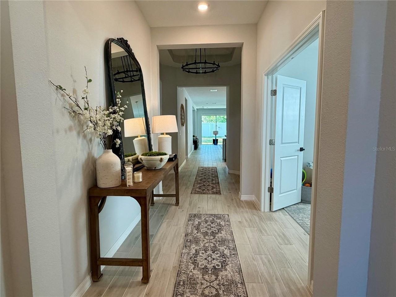 2679 Ridgetop Ln - Photo 4 of 44