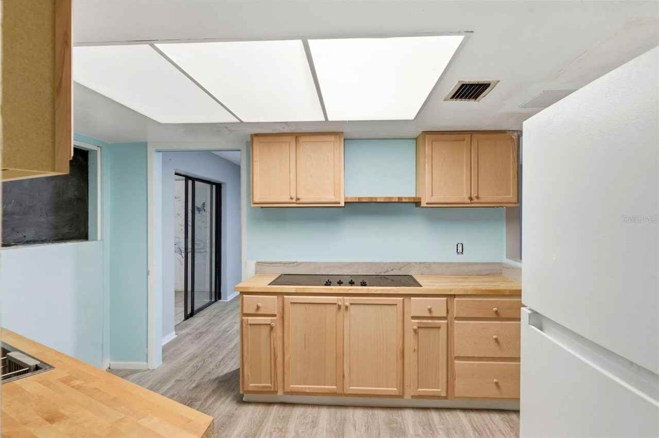 260 13th St N - Photo 6 of 39